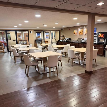 布莱克里弗福尔斯i-94凯富套房酒店 外观 照片